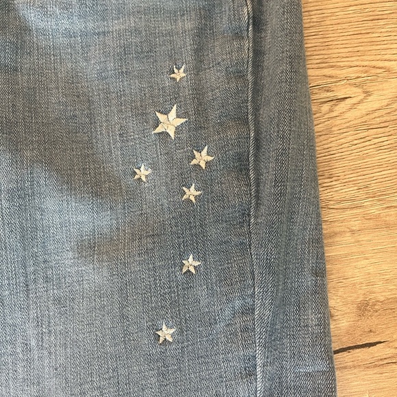 Levi size 8 light blue boot cut embroidered jeans - Picture 3 of 8